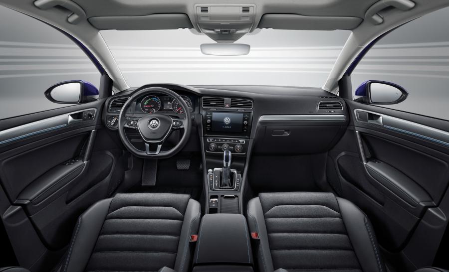 Торпедо Volkswagen e-Golf (Typ 5G) 2019 года  (CN) (фото 35 из 35)